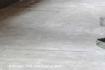 Fachanwalt für Arbeitsrecht - Rechtsanwalt Dr. Götzke, Dresden - Arbeitsrecht ist unser Fachgebiet. Dieses umfasst im Individualarbeitsrecht den Arbeitsvertrag und Änderungsvertrag einschließlich, Bonusvereinbarung, Vergütungsvereinbarung und Dienstwagenvereinbarung, Wettbewerbsverbot, den Änderungsvertrag und den Aufhebungsvertrag, die Abmahnung, den Betriebsübergang, Befristung von Arbeitsverhältnissen, Themen der Arbeitnehmerüberlassung, die Versetzung, die fristlose Kündigung, die betriebsbedingte Kündigung, die Abfindung nach Kündigungsschutzklage oder Entfristungsklage, Abfindung aufgrund Auflösungsurteil, Abfindung aufgrund Sozialplan sowie sonstige arbeitsrechtliche Ansprüche wie beispielsweise Mindestlohn, Urlaub oder Urlaubsabgeltung. Im kollektiven Arbeitsrecht gestalten und verhandeln wir im Rahmen der Mitbestimmung die Betriebsvereinbarung oder die Regelungsabrede in allen Bereichen der betrieblichen Mitbestimmung mit dem Betriebsrat, insbesondere Interessenausgleich und Sozialplan innerhalb der Einigungsstelle oder im Beschlussverfahren. Wir bieten in der Beratung und Prozessführung unseren Mandanten eine erstklassige arbeitsrechtliche Betreuung.